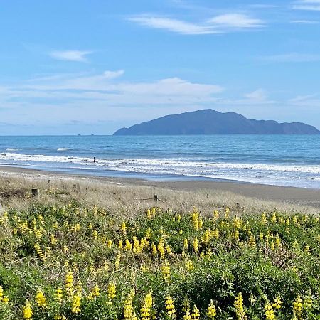 Otaki Beachfront Getaway Eksteriør bilde