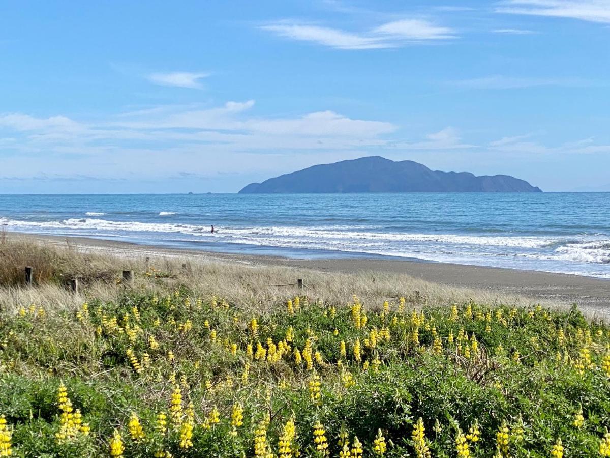 Otaki Beachfront Getaway Eksteriør bilde