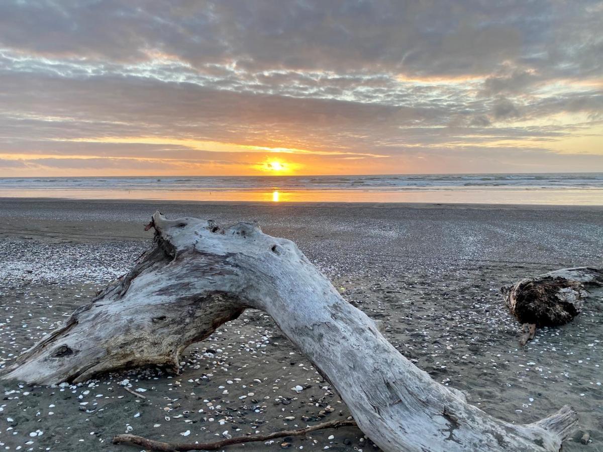 Otaki Beachfront Getaway Eksteriør bilde